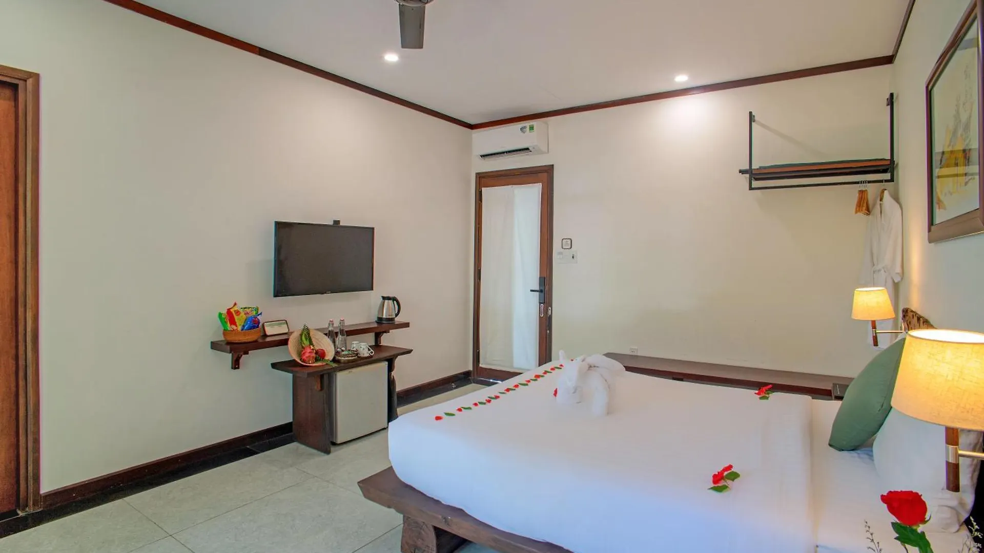 Mayci Boutique Hotel & Restaurant By Amber